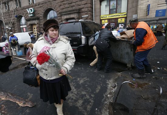 All-city mass voluntary clean-up event in Kiev