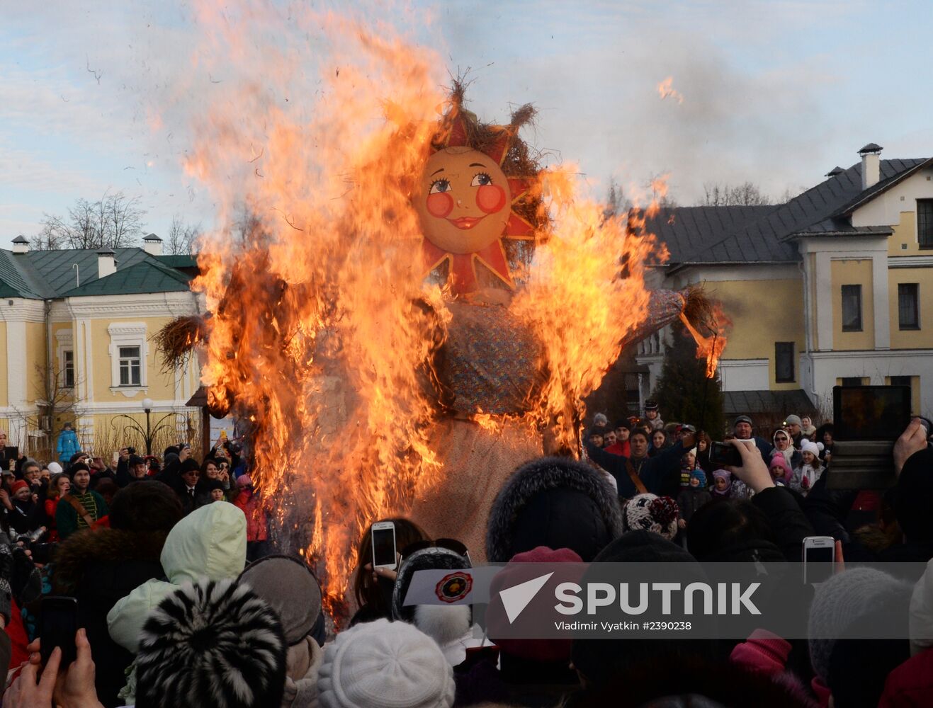 Seeing off Maslenitsa in Suzdal