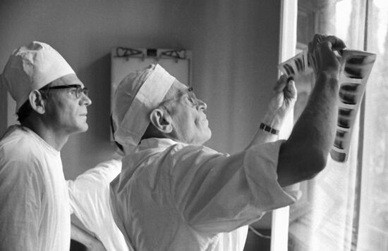 AMOSOV SURGEON