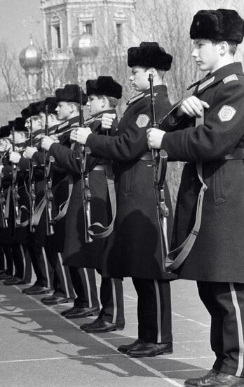 STUDENTS SUVOROV MILITARY SCHOOL 