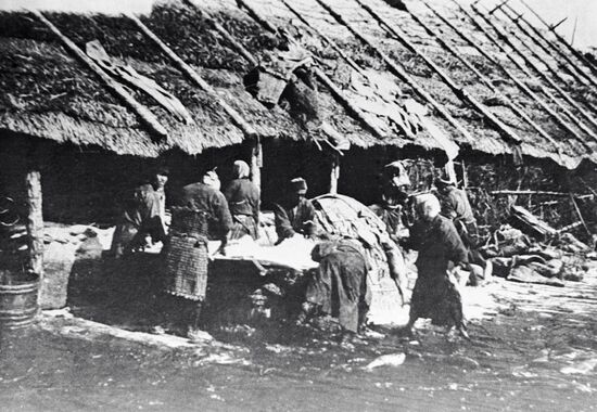 FISHERMEN SALTING 