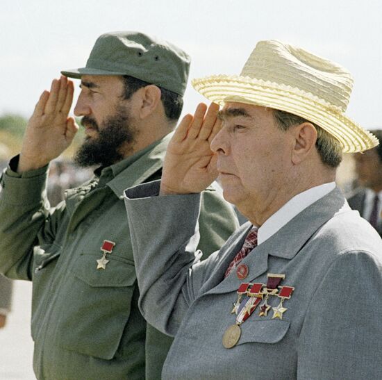 BREZHNEV CASTRO 