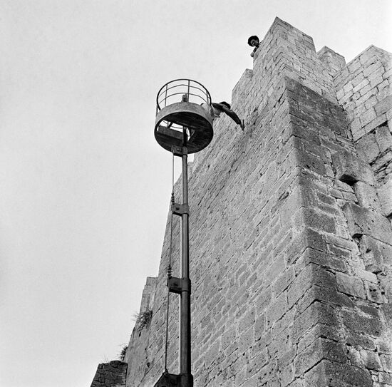 RESTORATION BRICKLAYER LIFT 
