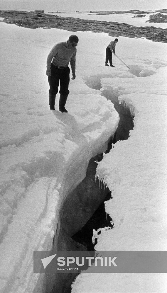 ANTARCTIC ICE-FLOW CRACK 