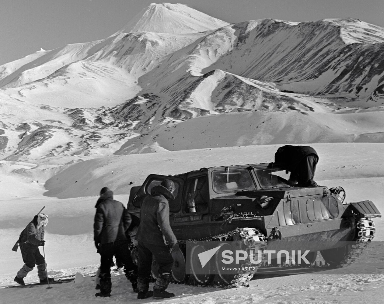 VOLCANO SCIENTISTS CROSS-COUNTRY VEHICLE