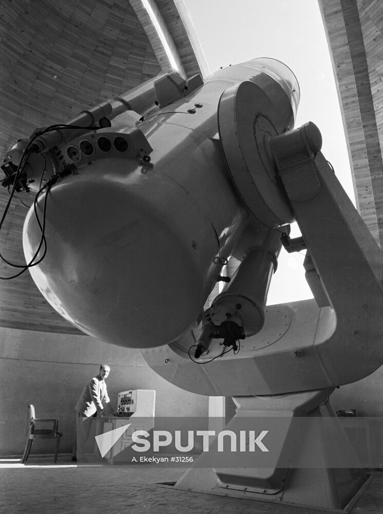 TELESCOPE 
