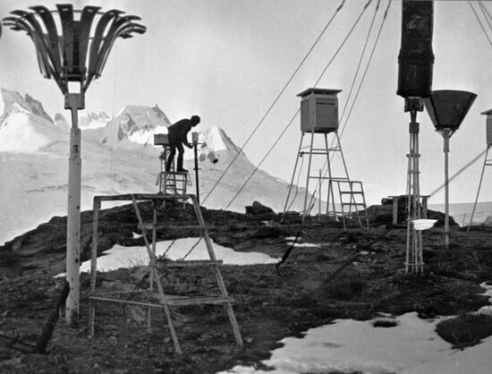 FEDCHENKO GLACIER WEATHER STATION