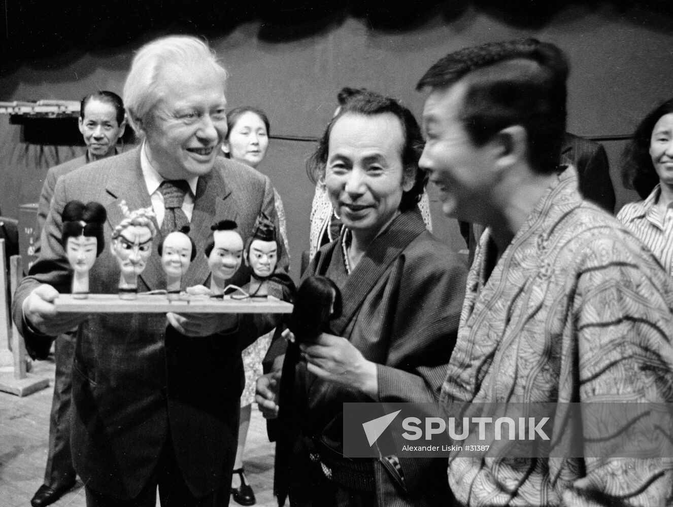 OBRAZTSOV PUPPETS PUPPETEERS