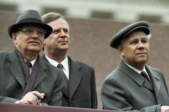 LUKYANOV GORBACHEV RYZHKOV MAY-DAY RALLY