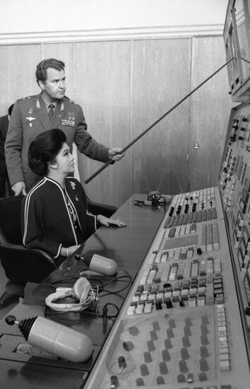 Imelda Marcos in Cosmonauts Training Center