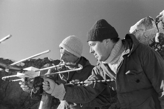ENGINEER MEASUREMENTS AVACHA VOLCANO