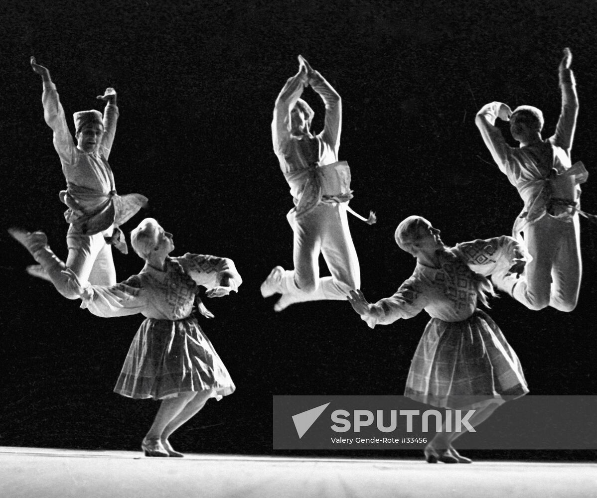 BELARUS DANCE COMPANY KAZACHOK