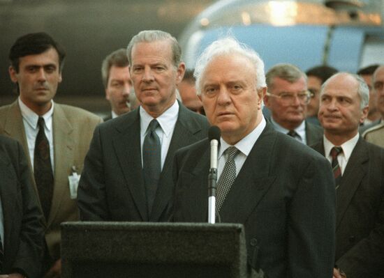 EDUARD SHEVARDNADZE JAMES BAKER VISIT 