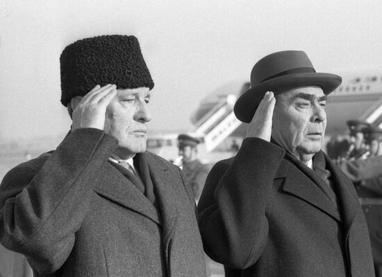 LEONID BREZHNEV JANOS KADAR HUNGARY