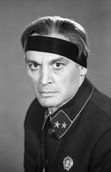 VASILY LANOVOI ALEXANDER KORNEICHUK PLAY "FRONT"