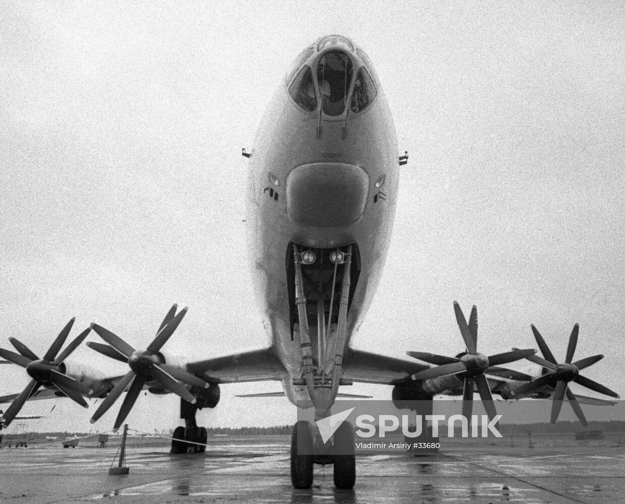 AIRCRAFT TU-114