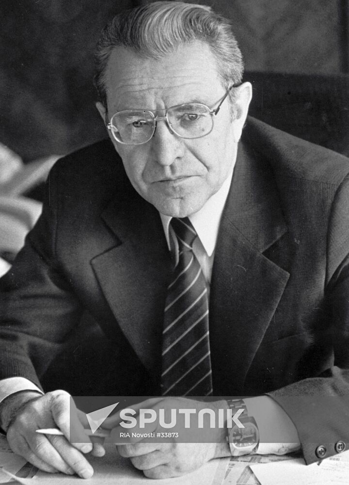 PROFESSOR NENASHEV