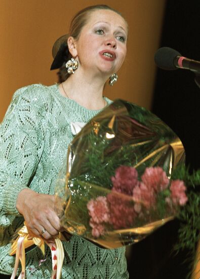 GUNDAREVA BUOQUET