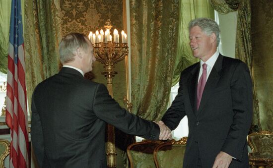 PUTIN CLINTON