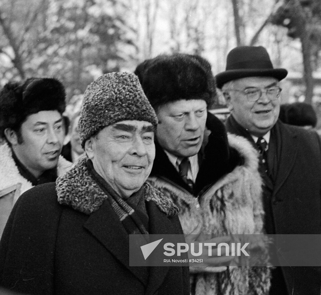 BREZHNEV FORD VLADIVOSTOK 