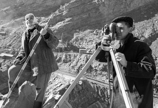 GEODESISTS NUREK HYDROPOWER PLANT CONSTRUCTION 