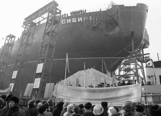 LAUNCHING SIBIR NUCLEAR ICEBREAKER