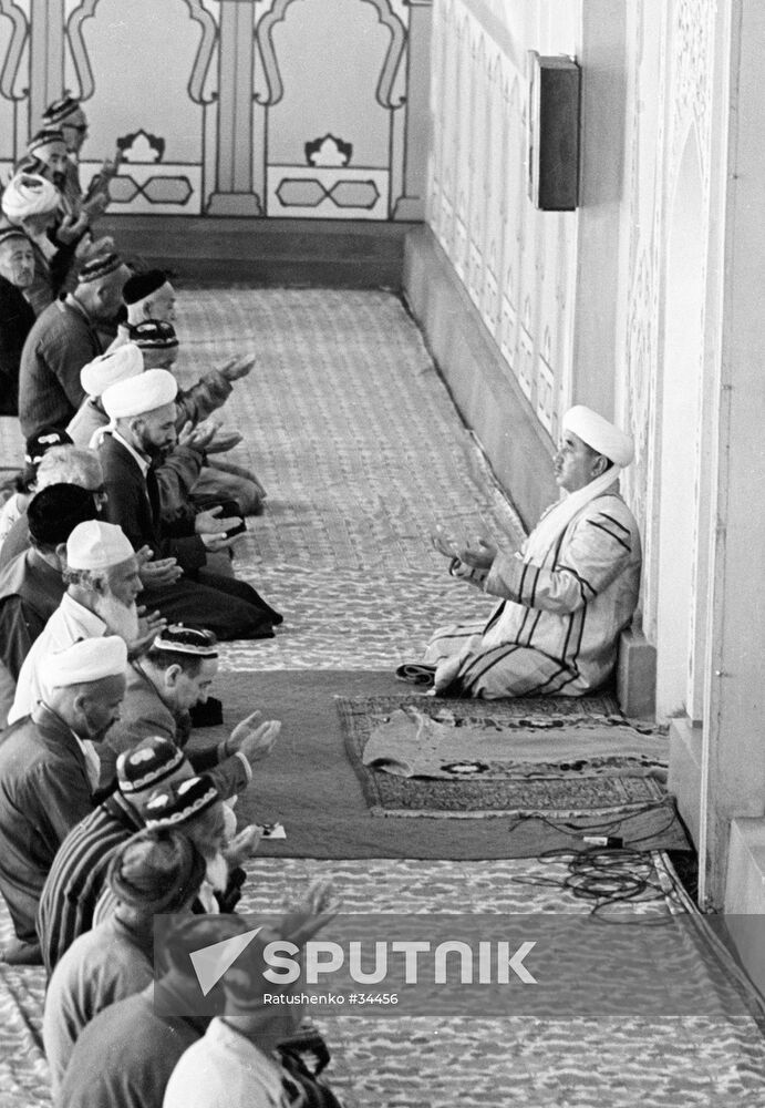 KHODZHA YAKUB GRAND MOSQUE PRAYER