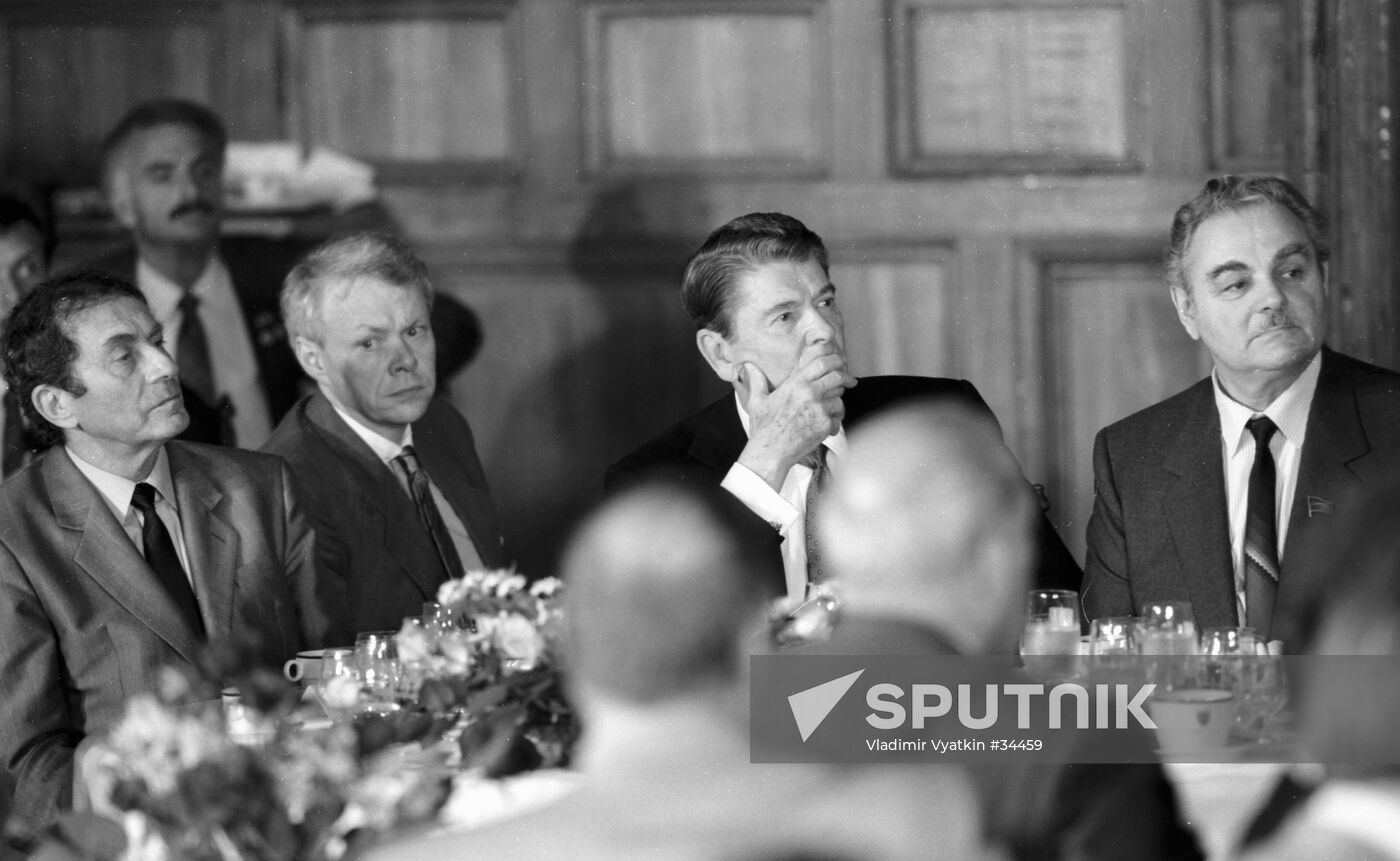 REAGAN MEETING
