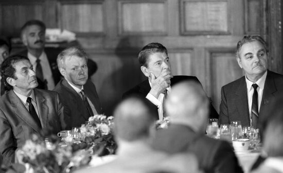 REAGAN MEETING