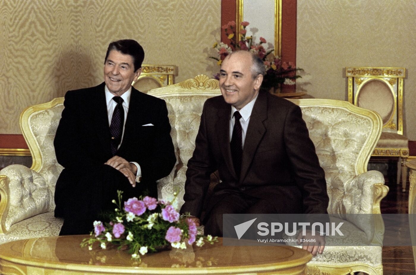 REAGAN GORBACHEV TALKS