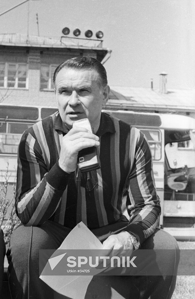 BESKOV COACH FOOTBALL