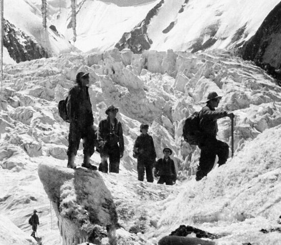 MOUNTAINEERS MOUNTAINS