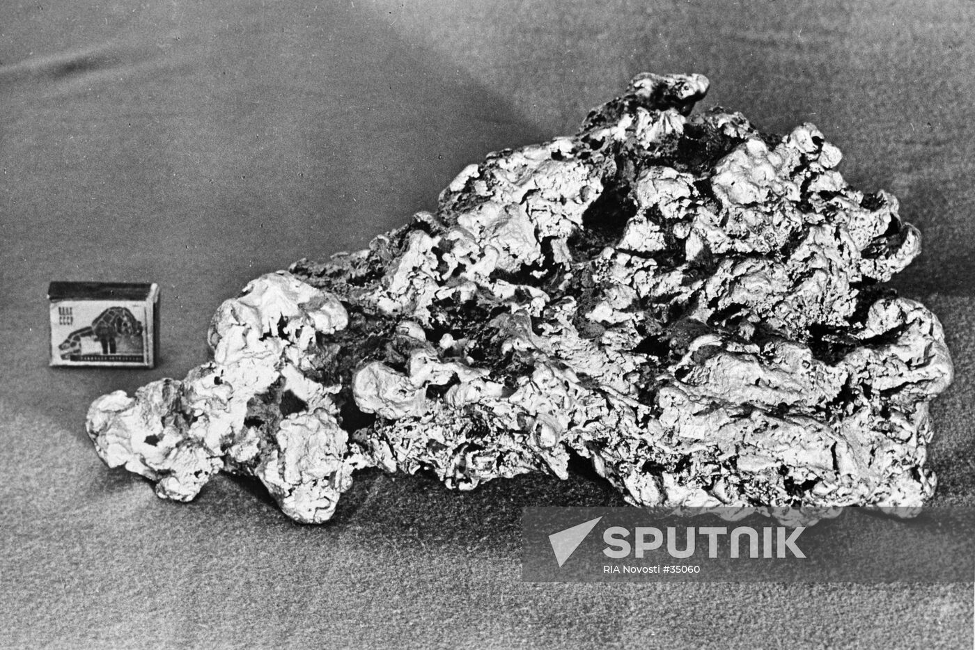 GOLD NUGGET "BIG TRIANGLE" 