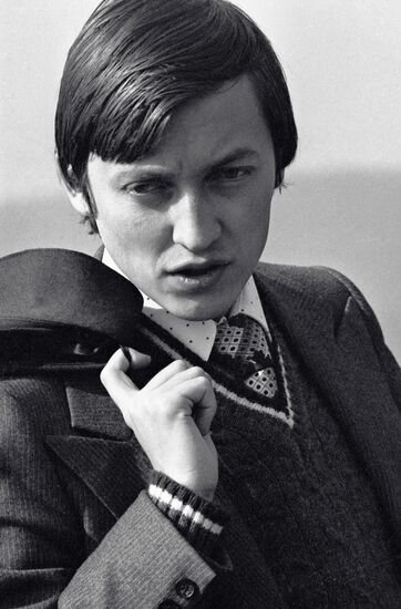KARPOV WORLD CHESS CHAMPION