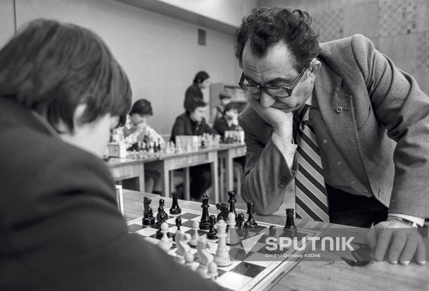 PETROSYAN SIMULTANEOUS GAME SESSION 
