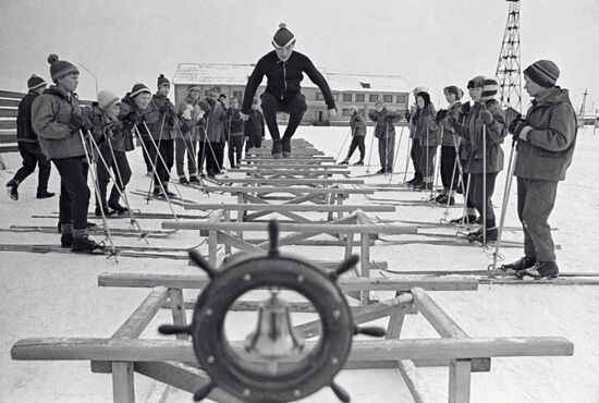 SLEDGE JUMP COMPETITIONS