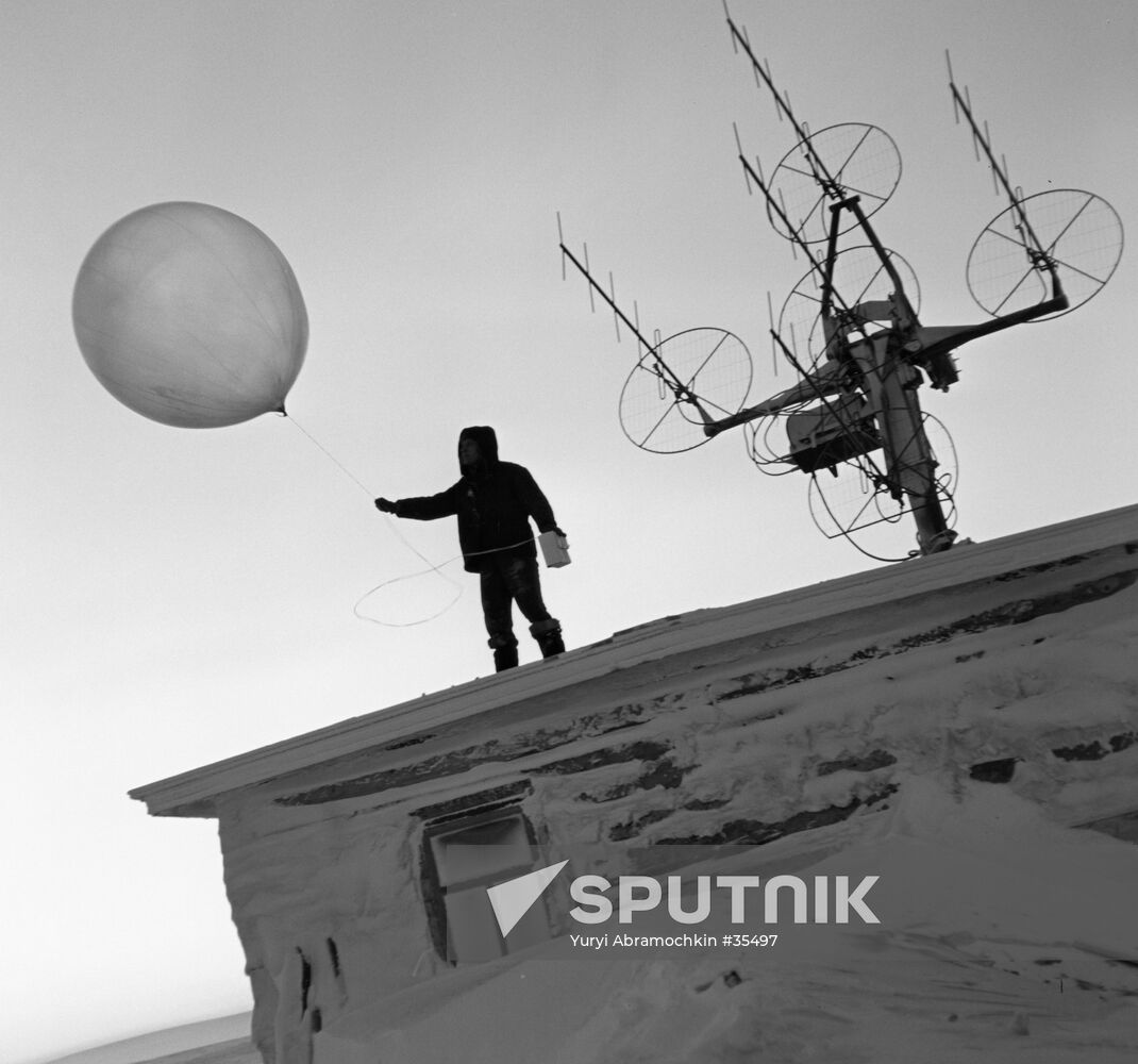 POLAR STATION HYDROMETEOROLOGICAL SERVICE 