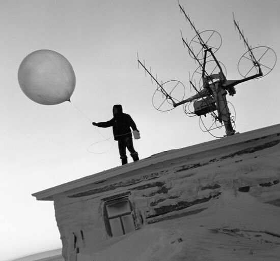 POLAR STATION HYDROMETEOROLOGICAL SERVICE 