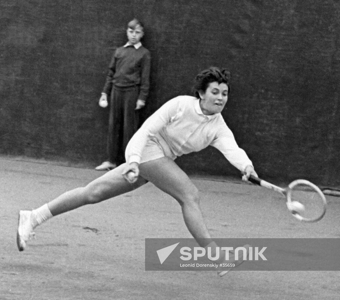 Soviet tennis player Anna Dmitriyeva