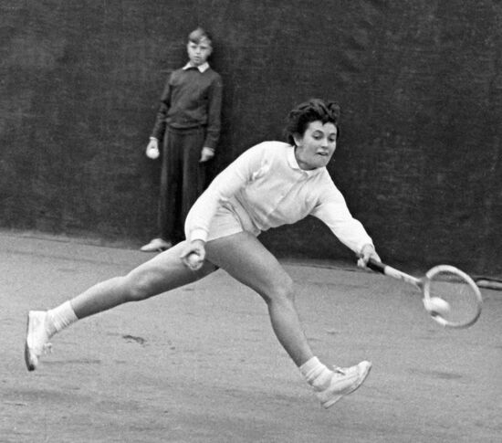 Soviet tennis player Anna Dmitriyeva