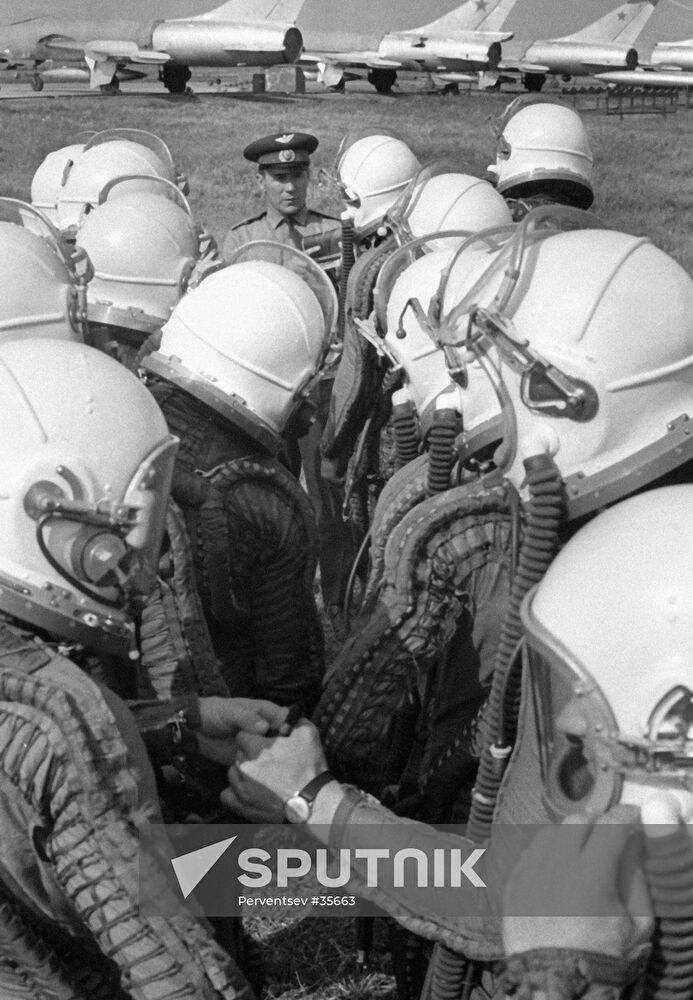 PILOTS FIGHTERS