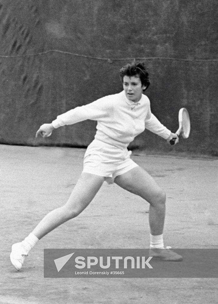 Soviet tennis player Anna Dmitriyeva