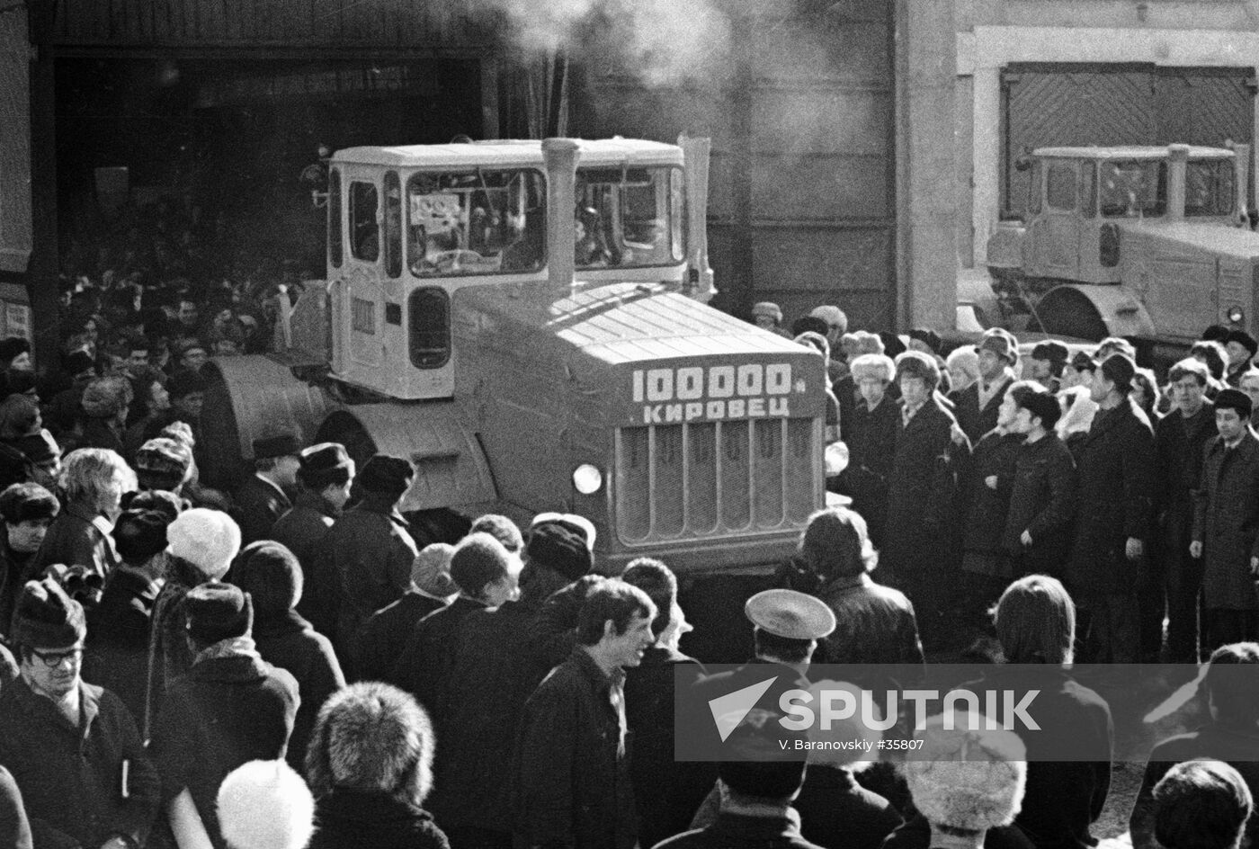 THE 100,000TH К-700 KIROV FACTORY