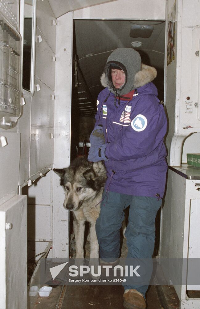 EXPEDITION HEAD DOG