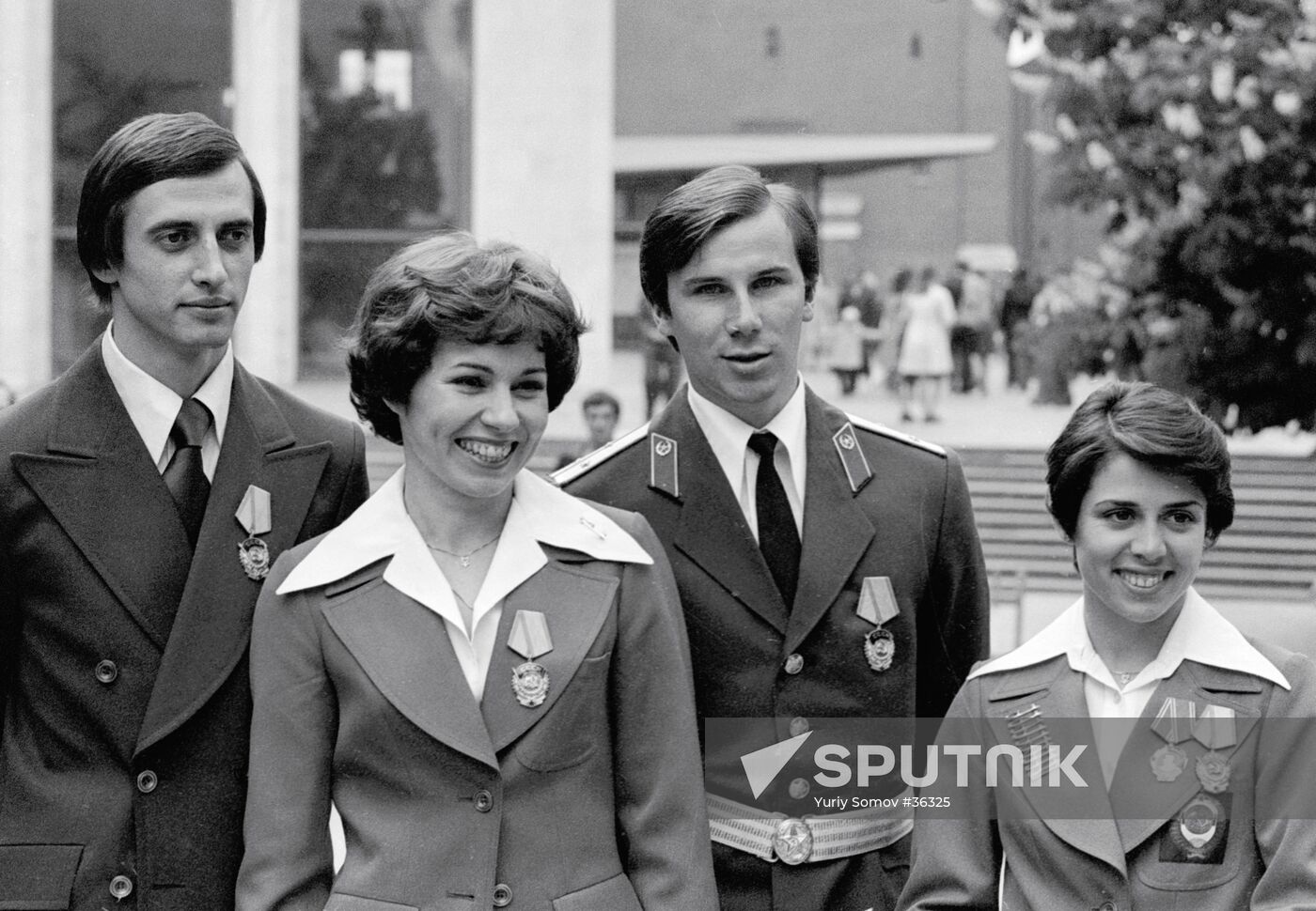 FIGURE SKATERS GORSHKOV PAKHOMOVA ZAITSEV RODNINA