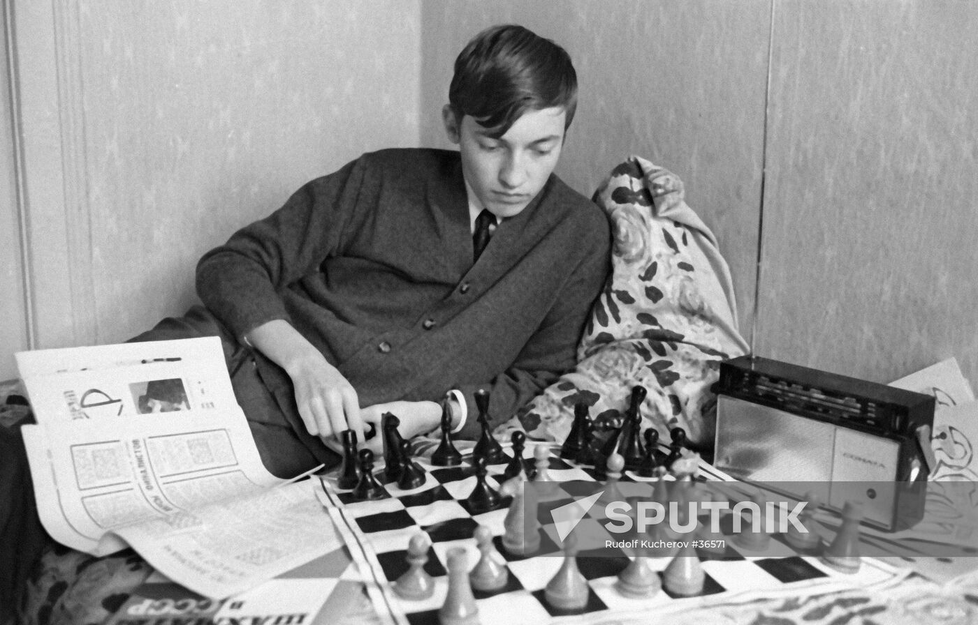 KARPOV CHESS GAME