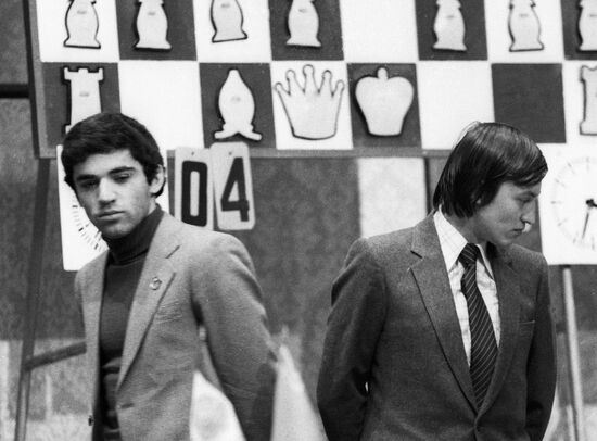 CHESS PLAYERS KARPOV KASPAROV