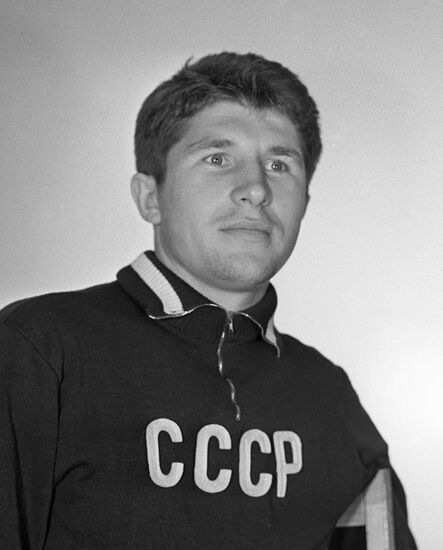 FOOTBALL PLAYER MALOFEYEV