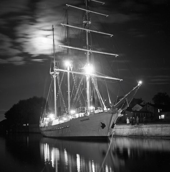 SAILING SHIP RESTAURANT KLAIPEDA