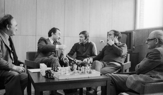 CHESS PLAYERS KARPOV TAL FURMAN PETROSYAN GELLER